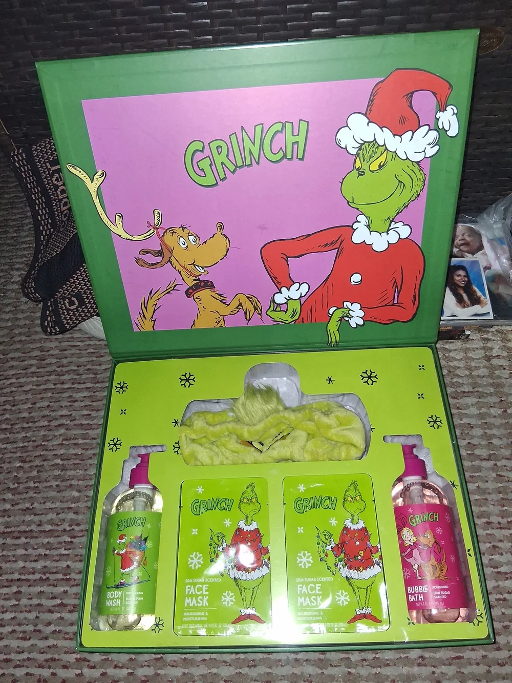 Licensed Grinch Kids Bath Plush Towel - Bright Green
